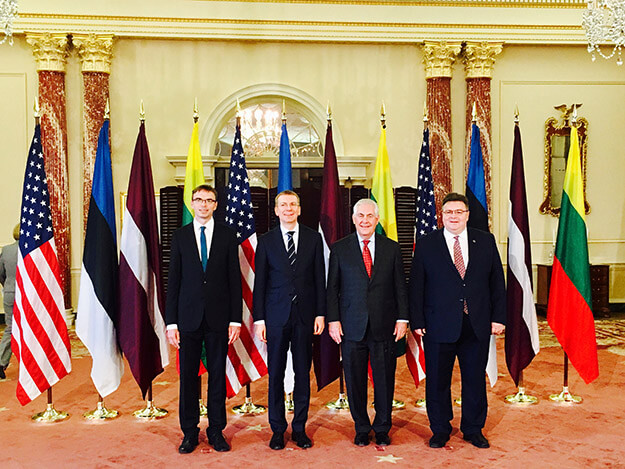 33662355956 ca88e79ae9 o