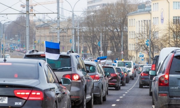 Rahvusvaheline meeleavaldus tõi Eestis autod tänavatele