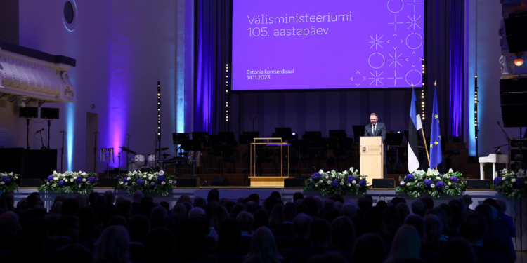 Välisminister tunnustas välisministeeriumi teeneteristidega Eesti vabaduse hoidjaid ja riikluse edendajaid